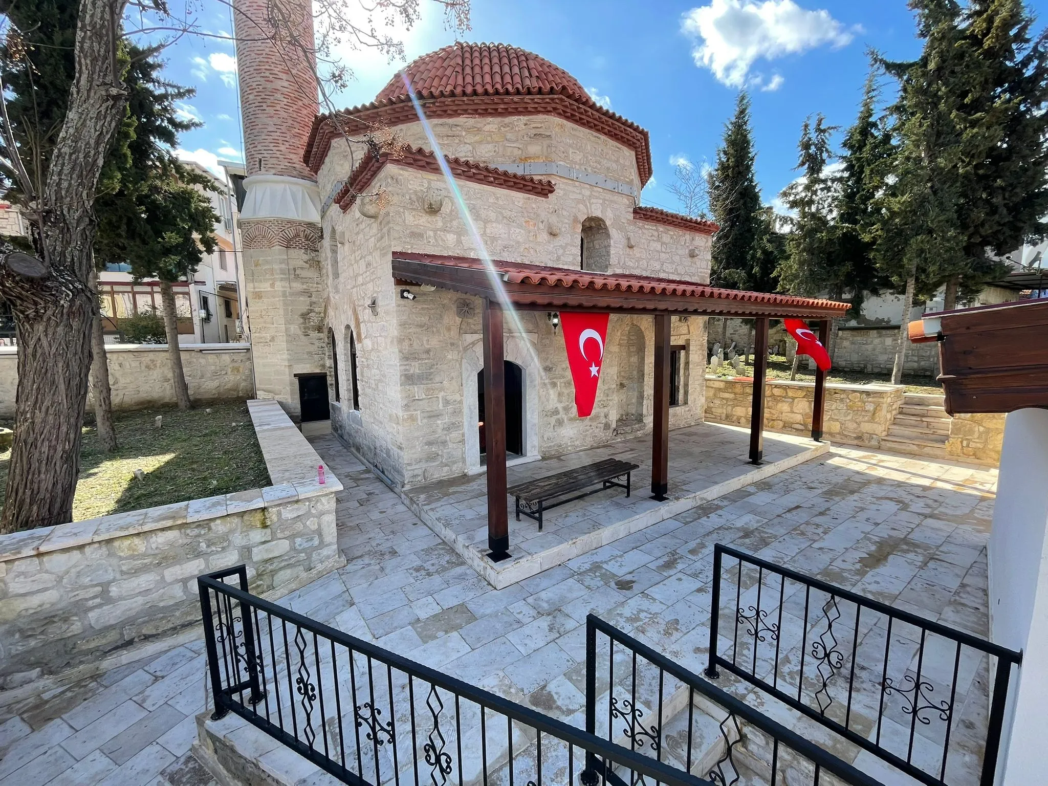 İzmir- Urla Güdük (Kütük) Minare Cami
